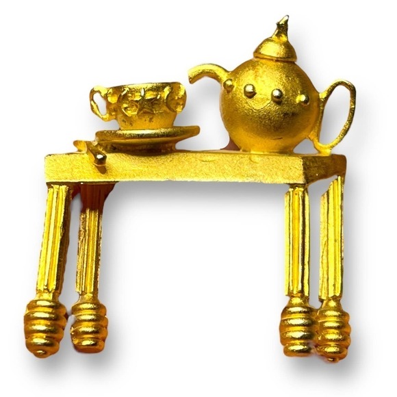 Vintage Leslie Block Gold Tone Brooch Pin Tea Set Table Whimsical Kitschy Signed - Picture 2 of 10